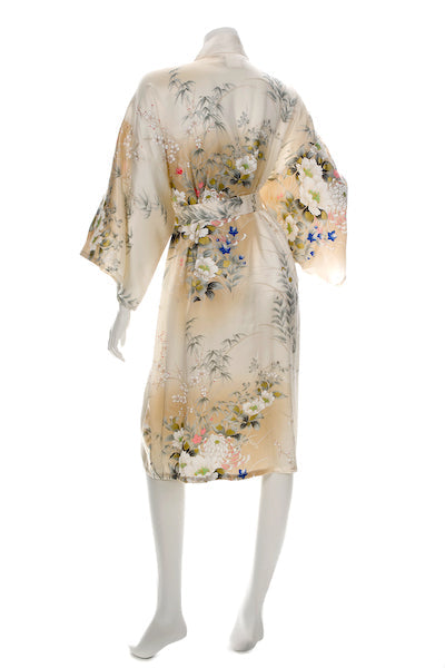 Hana Kurzer Seidenkimono