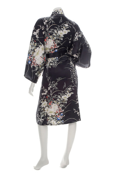 Hana Kurzer Seidenkimono